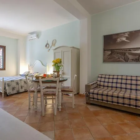 Gli Allori - Fuga Dalla Citta Bed & Breakfast Leverano